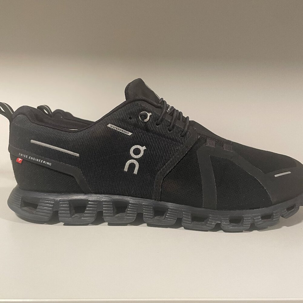 On Cloud 5 Men's Running Shoes - Size 10.5 - Black - Gently Used